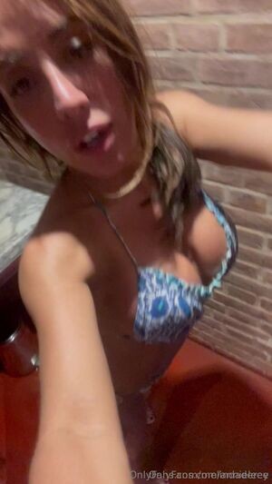 annieleee
