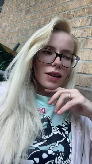 Whosthagirl