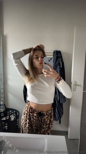 Ava Abricot