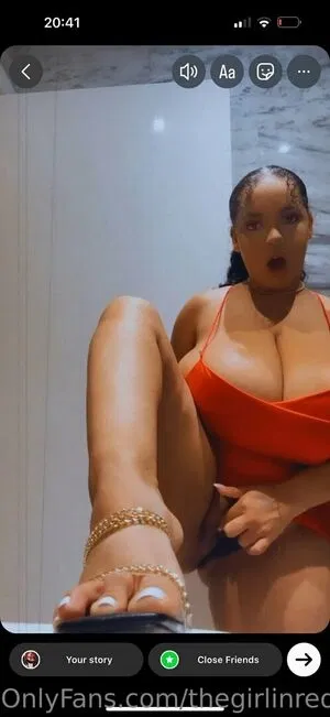Thegirlinred0