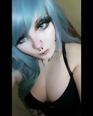 graveyardbabe1031