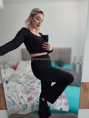 honeydeeworld