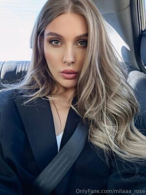 milaaa_rose