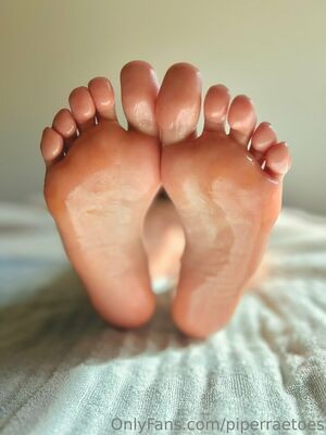 piperrosefree_feet