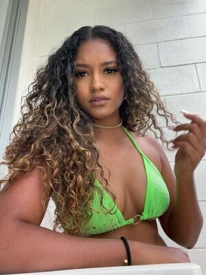 Karolina Achong