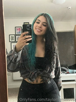 taylorhenriesvip