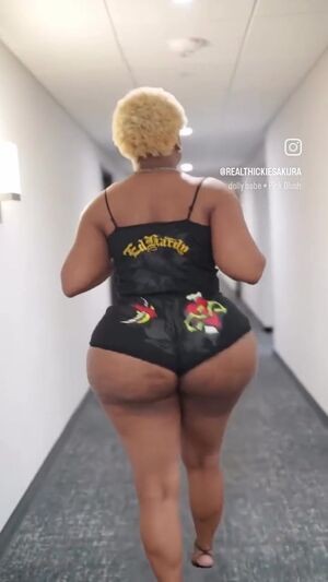 ThickSakura