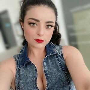 Violeta Isfel