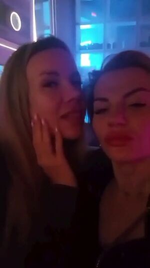 Girls Kissing