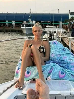 hollyhotwife