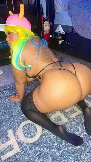 MsNikiarenee