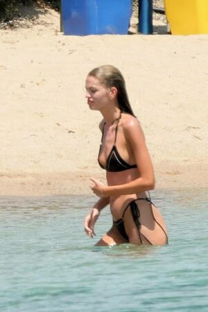 Stella Maxwell