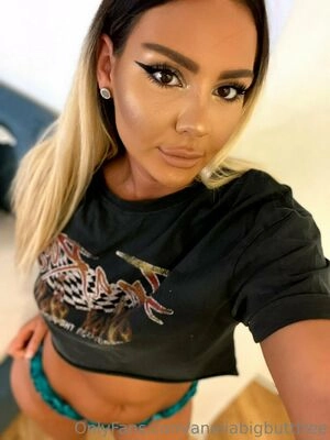 analiabigbuttfree