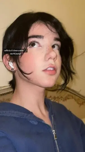 Arielle Maxine