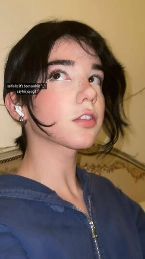 Arielle Maxine