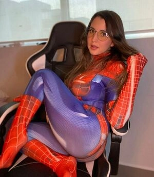 Aareni ASMR