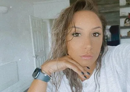 Mariah Leonne