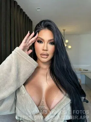 Ayarla Souza