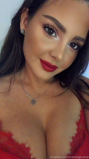 analiabigbuttvip