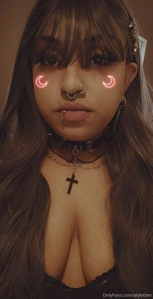 raeraejiggles