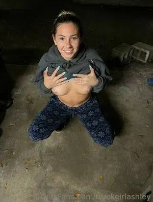 Truckgirlashley