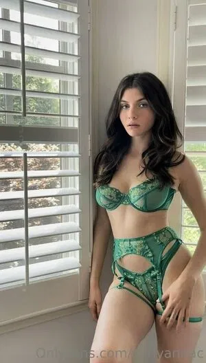 carlyannac