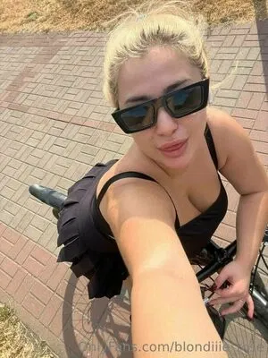 blondiiie_rose