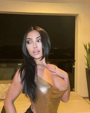 Raquel Symons