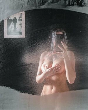 supreme.lilith