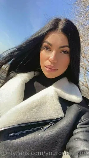 yourqueenkira