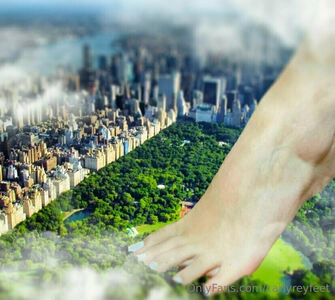 carlyreyfeet