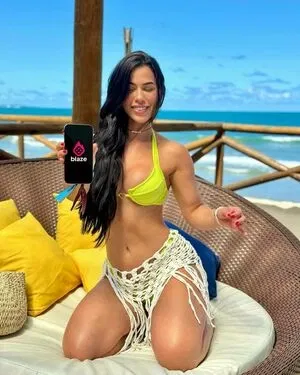 Larissa Tomásia