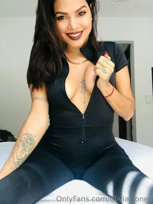 olivia_jones2