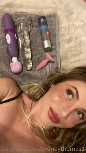 sydneythomas18