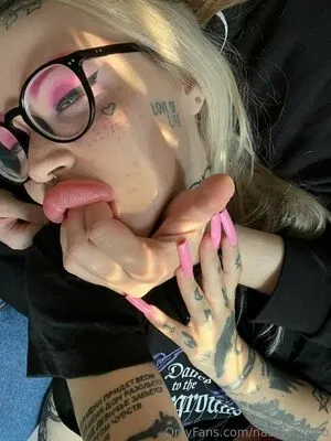 Nasty_bimbo