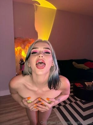 onlysophieviolet
