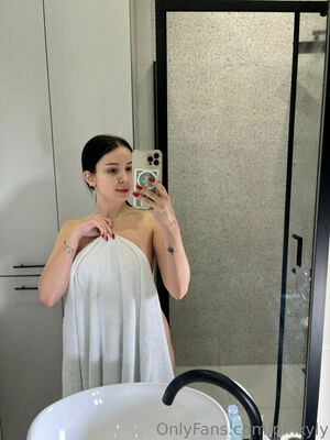 pinkyly