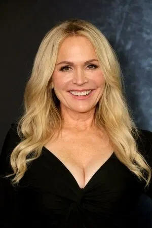 Barbara Alyn Woods