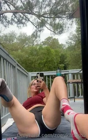zoeykatexo2