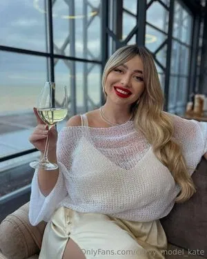 curvy_model_kate