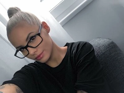 Viktória Metzker