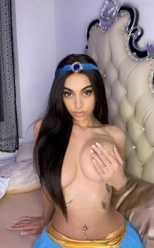 Mia Rosales