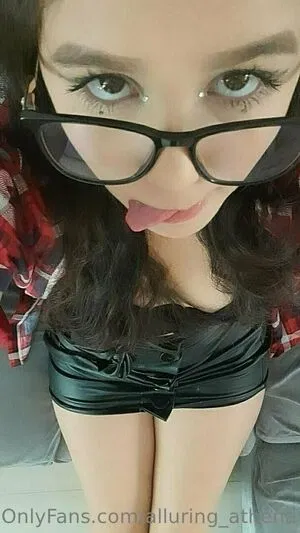 alluring_athena
