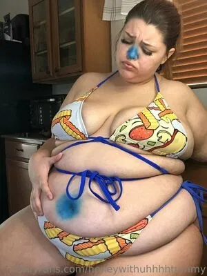honeywithuhtummy