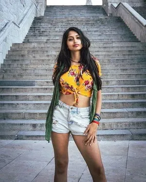 Kamya Buch