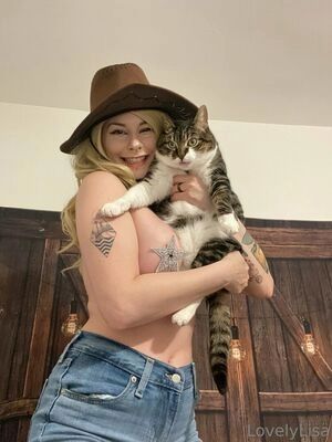 lisasayshello