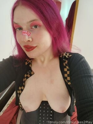pinkylikes2play