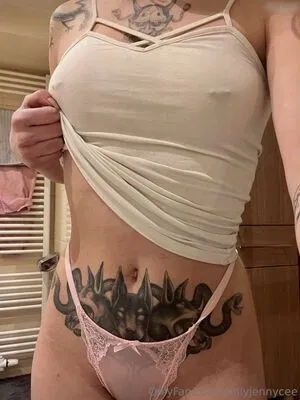 Onlyjennycee