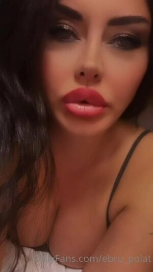 Ebru Polat