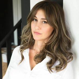 Amanda Crew